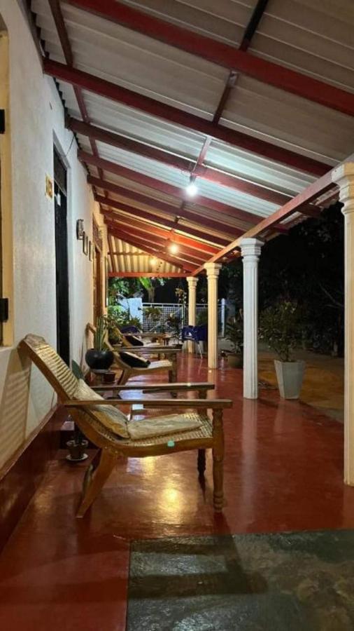 Lake House Homestay Anurâdhapura Extérieur photo